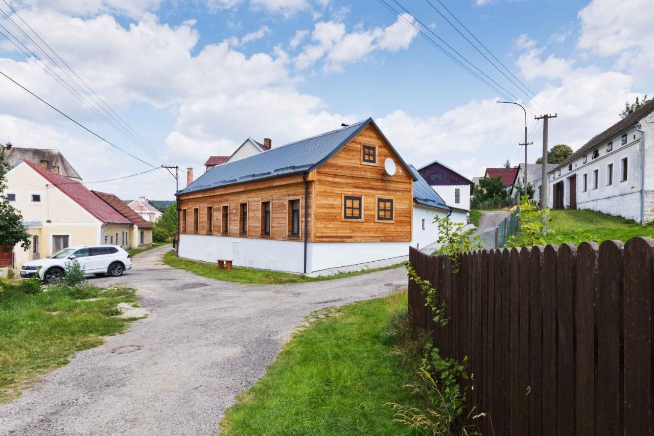 Chalupa Ceska Kanada Guest House Dobrohor Exterior photo